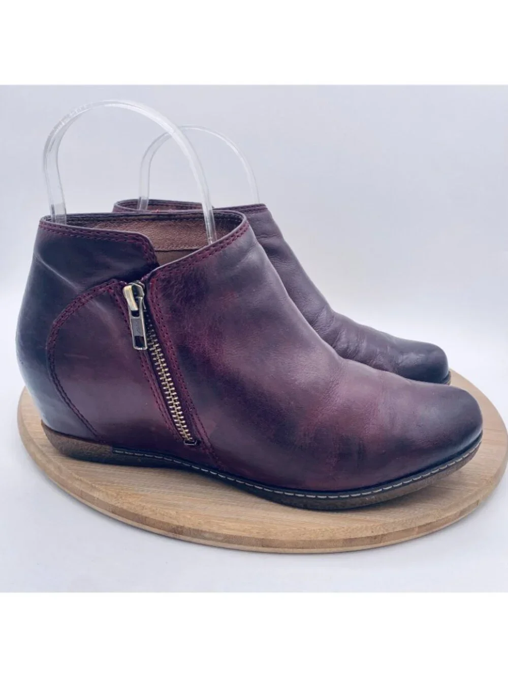 Dansko Layla Boots Womens 7.5 38 Burgundy Leather Ankle Wedge Zip Minimalist